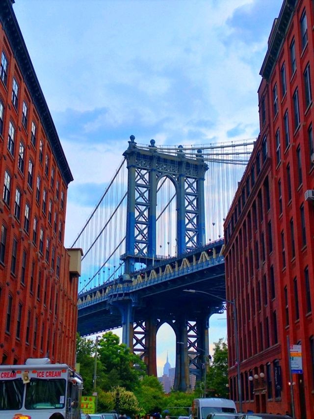 DUMBO Manhattan Bridge View (Brooklyn)