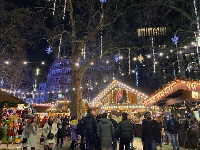 🎄Leicester Square's Christmas Market Delight