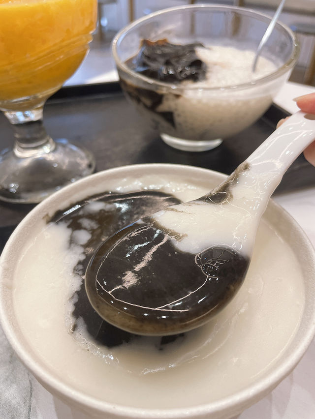 新開坑口糖水舖🍨大份價超貼地～