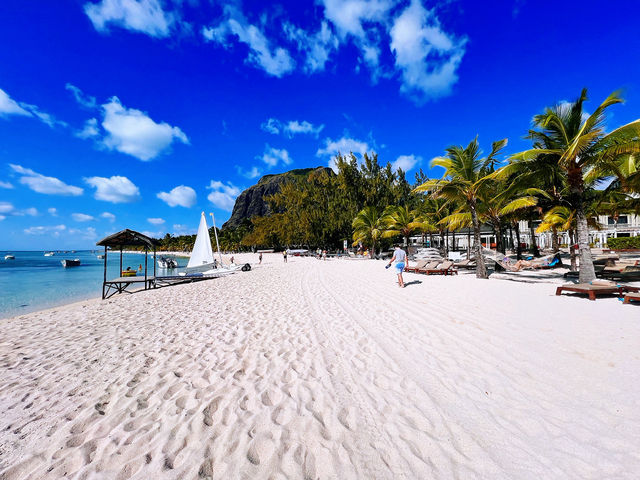 🌴 Le Morne, Mauritius – Honeymoon Goals at JW Marriott
