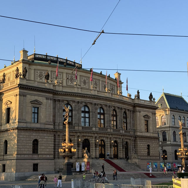 🇨🇿 Prague Travel Guide: The City of a Hundred Spires