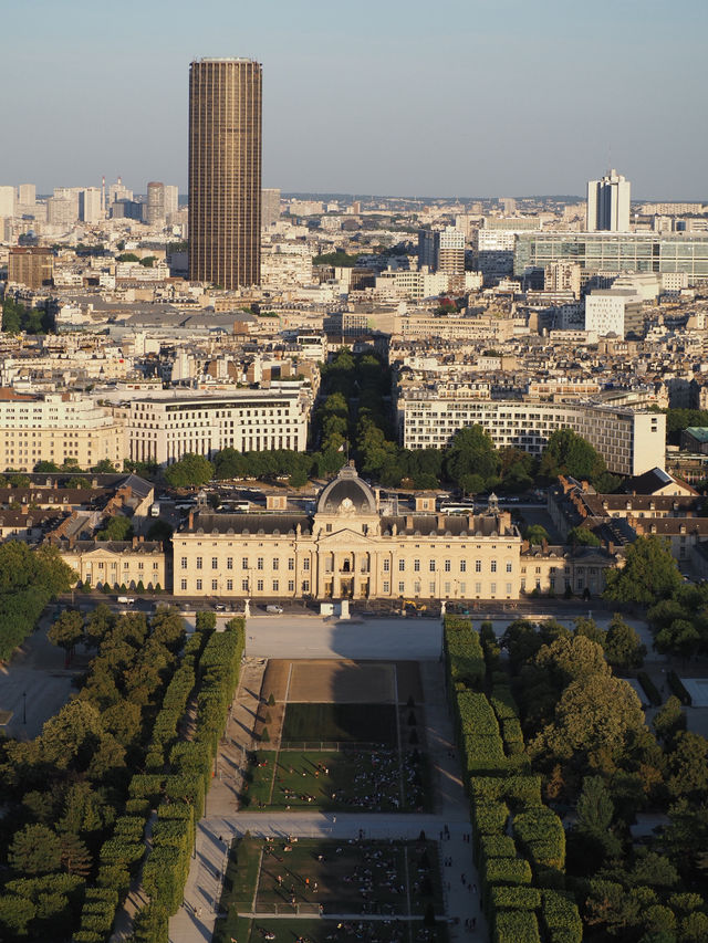 Enjoy the night in Paris!