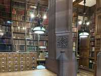 曼城最美圖書館
