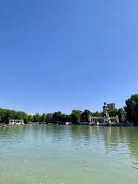 Getting Lost in El Retiro: The Most Peaceful Place in Madrid