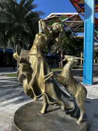 Funny monument u can meet walking in Phu Quok