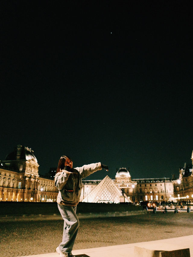 พิพิธภัณฑ์ลูฟวร์ Musée du Louvre มีอะไรบ้าง?? พิพิธภัณฑ์ลูฟวร์ Musée du Louvre มีอะไรบ้าง??