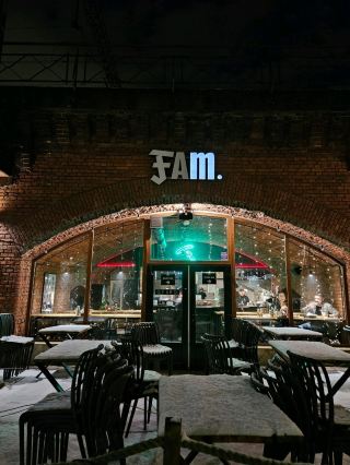 🇵🇱 FAM.: Pizza, Lambics & Train Vibes 🍕🍺