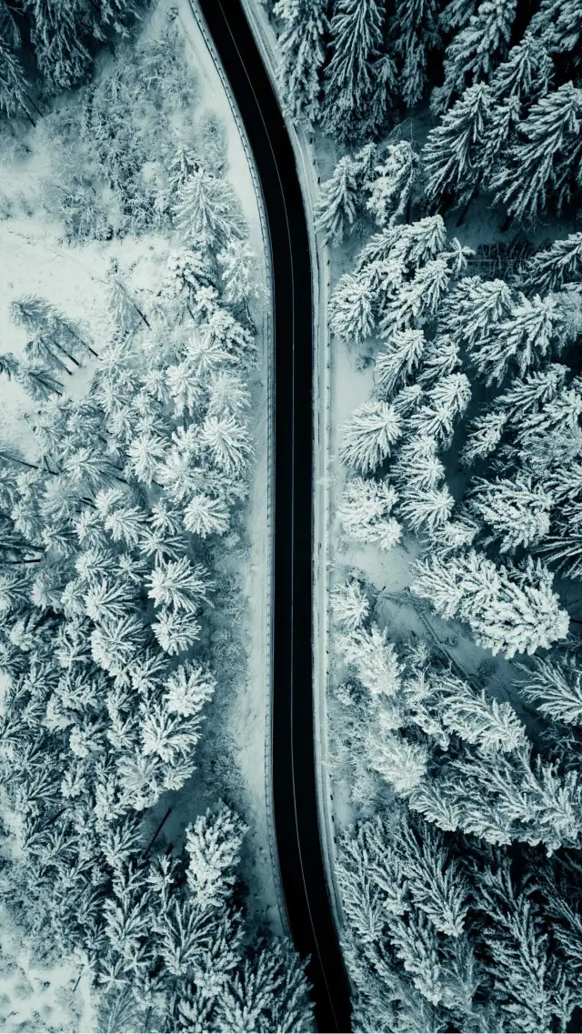 Driving in a Fairytale: Exploring the Enchanting Dolomites ❄️