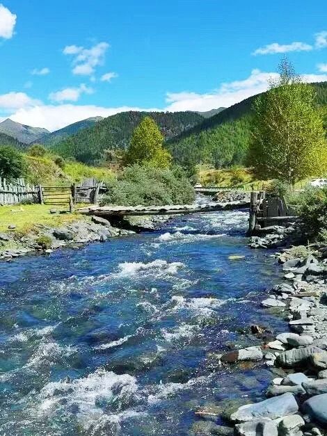 聽說這裡是油畫般的天堂，川西油畫小鎮