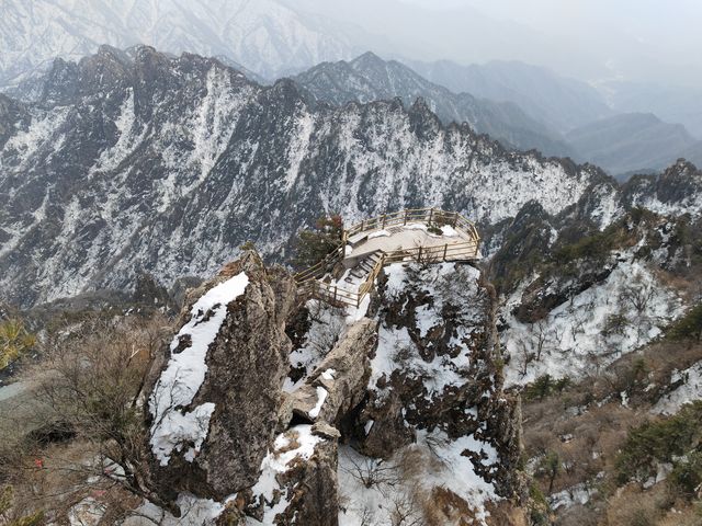 老君山的絕壁棧道