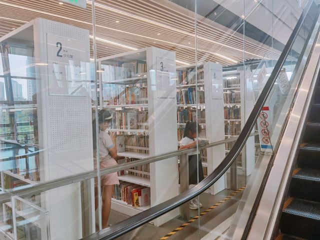 深圳坪山圖書館 | 惬意的感受安靜