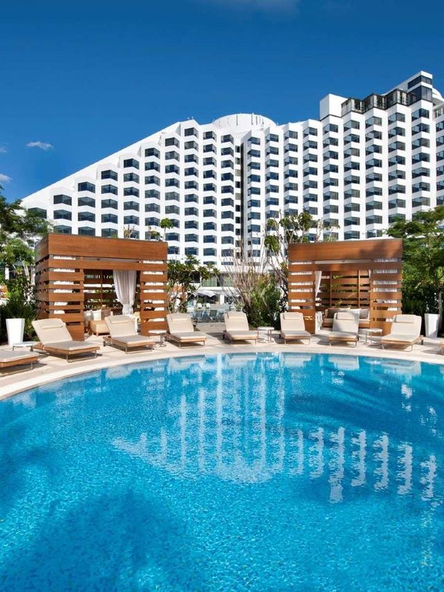🌟 Luxe Lodgings: Crown Metropol Perth's Magic 🏨✨