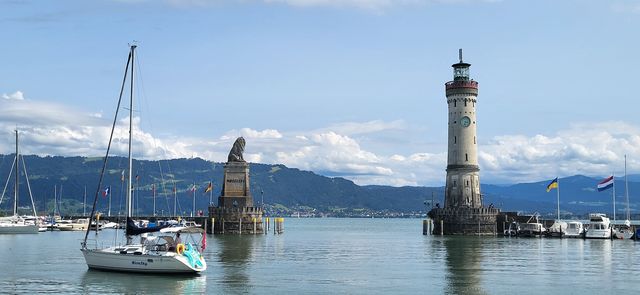 一湖躺三國的博登湖東岸最美小城--林道