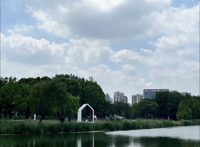 小眾景點遠香湖，建築藝術文藝滿滿