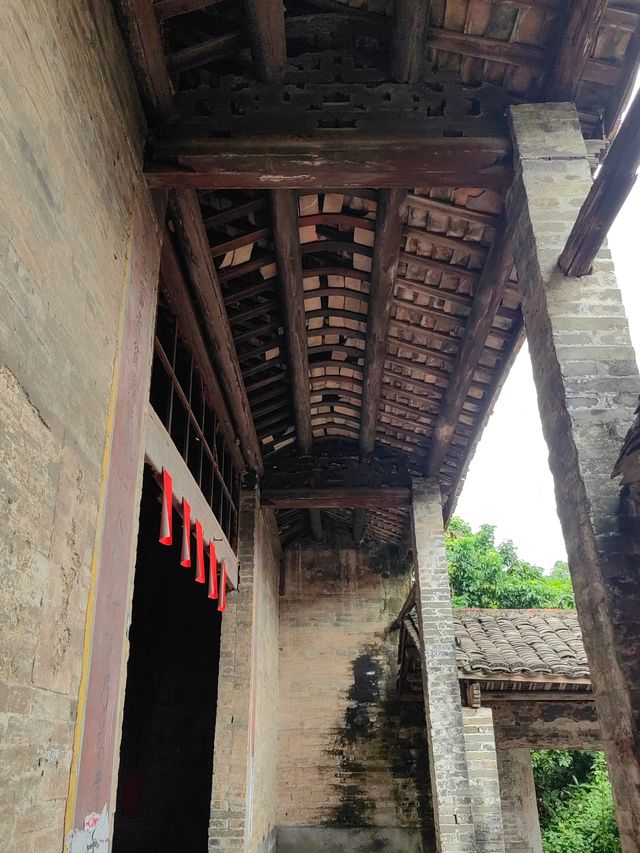 廣西平南新埠屯讚緒公祠。