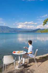 瀘沽湖｜住進這片治癒系的湖光山色吧 。