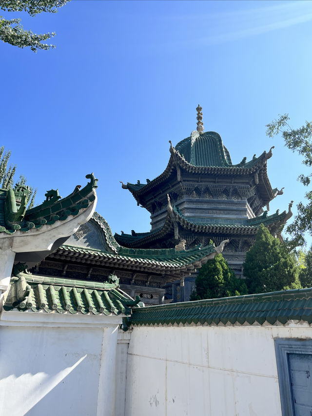 四旗梁子拱北。