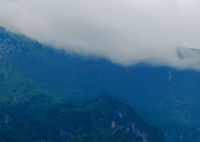 站在海拔 4,200 米的雪峰之巅，是一種什麼樣的體驗～