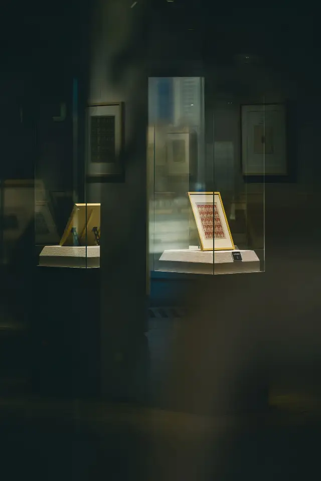 นิทรรศการแสตมป์ที่มีตราประทับสีสวยงาม