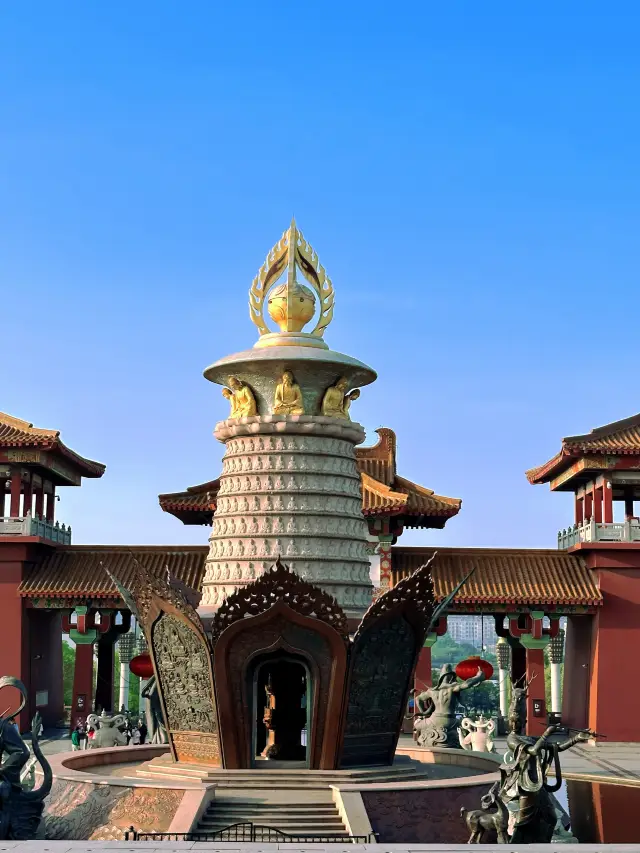 A Detailed One-Day Itinerary for Po Lin Monastery: Immerse Yourself in Zen