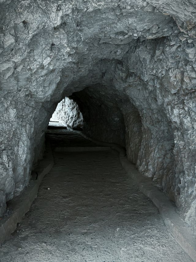 懸崖峭壁上的天空之城古路村
