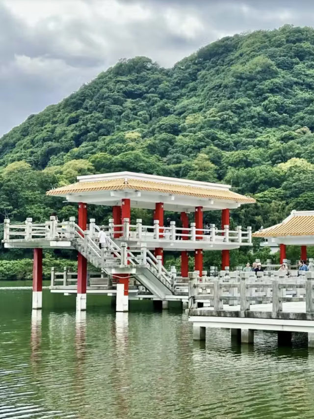 湖光水色：漫步大湖的靜謐詩意