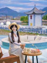 本來以為麗江已經夠美了，直到我住進風景裡