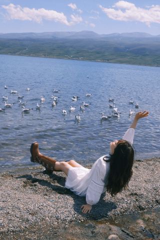 Head to Qinghai Lake and encounter dreamy lake views