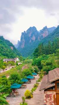 張家界神仙民宿 住進峰林裡的治癒小世界