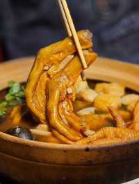 城中村挖到寶！市井氣息裡感受嗦粉嘅快樂同朋友食宵夜