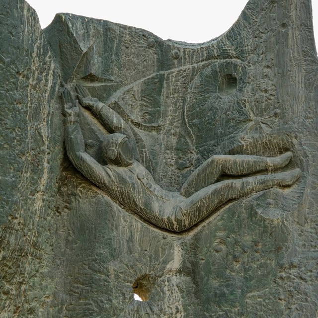 Dont Miss This Monument! : Cosmonaut Monument, Tashkent 🚀🪐 Dont Miss This Monument! : Cosmonaut Monument, Tashkent 🚀🪐