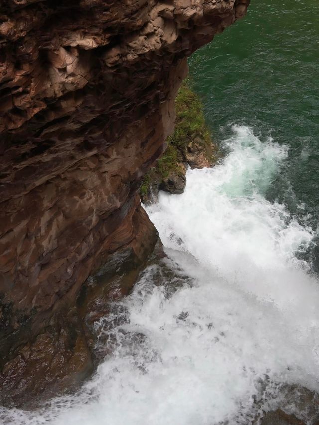 太行山尖叫體驗河南這個峽谷藏著天空之路+玻璃棧道敢挑戰嗎