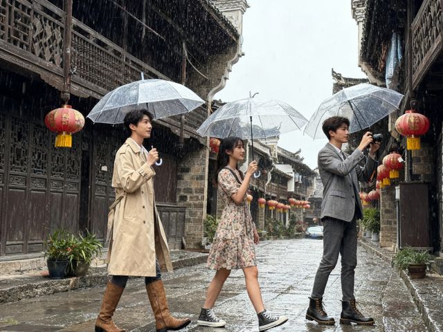 湘西龍山藏著個「秦代密碼庫」！逛完里耶古鎮，才算摸到了千年湘西的根。  
這地兒早在戰國時就是楚地，