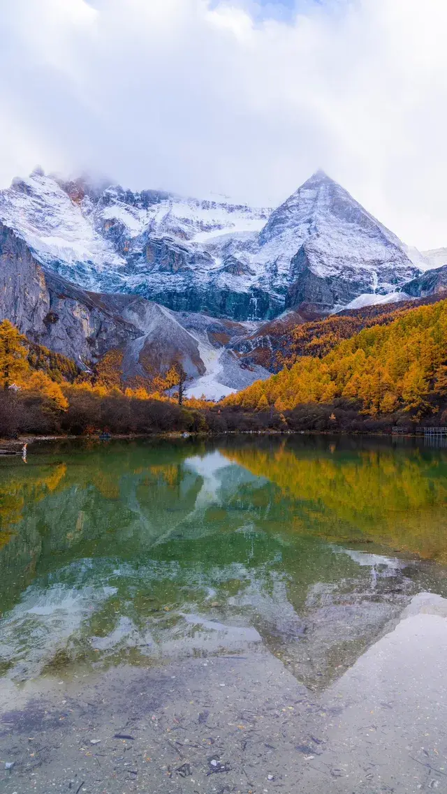 秋景封神的稻城亞丁,還看到了彩虹 秋景封神的稻城亞丁,還看到了彩虹