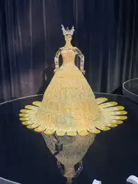 美到我在展館裡「哇」出了聲