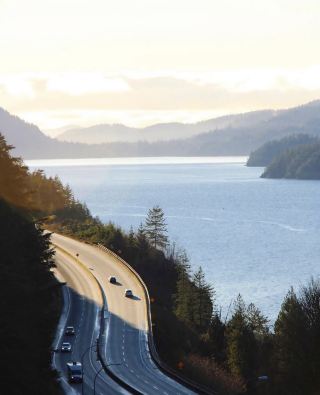 ขับรถไปตามทางหลวงซี-สกาย และสนุกไปกับการผจญภัยในวิสเลอร์