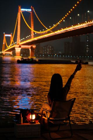 สะพานเกาะนกแก้วหวู่ฮั่น: สะพานทอดข้ามแม่น้ำที่แสดงให้เห็นถึงความงดงามของเมือง