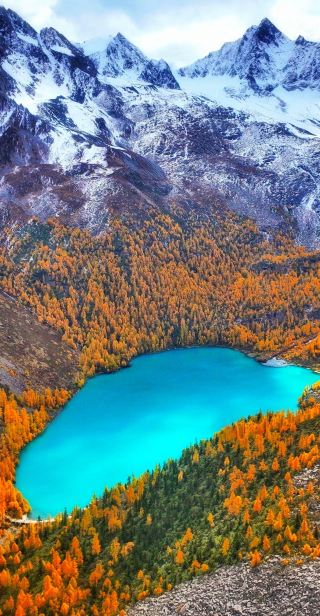 Skip the crowds at Jiuzhaigou this National Day! Dangling, a hidden gem in Western Sichuan, is the ultimate autumn destination