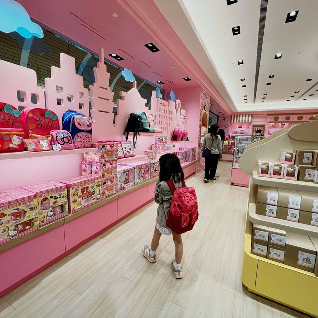 桃園國際機場Hello Kitty主題休息區/遊戲區