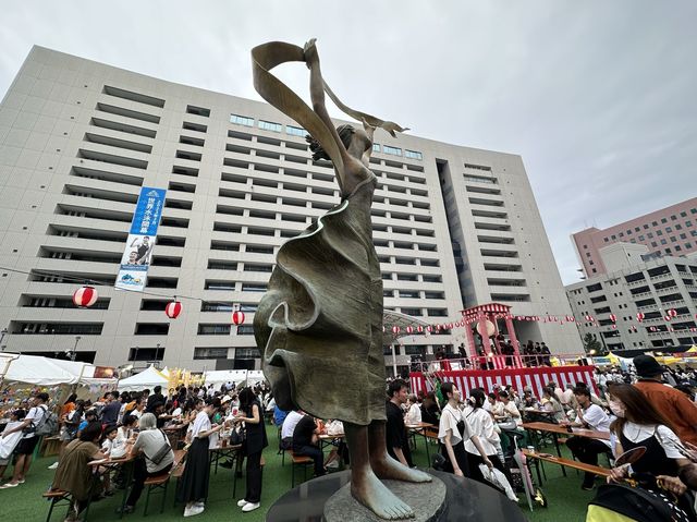 福岡・天神。『天神夏祭り』が8月6日まで開催中。福岡市役所西側に広がる『ふれあい広場』 