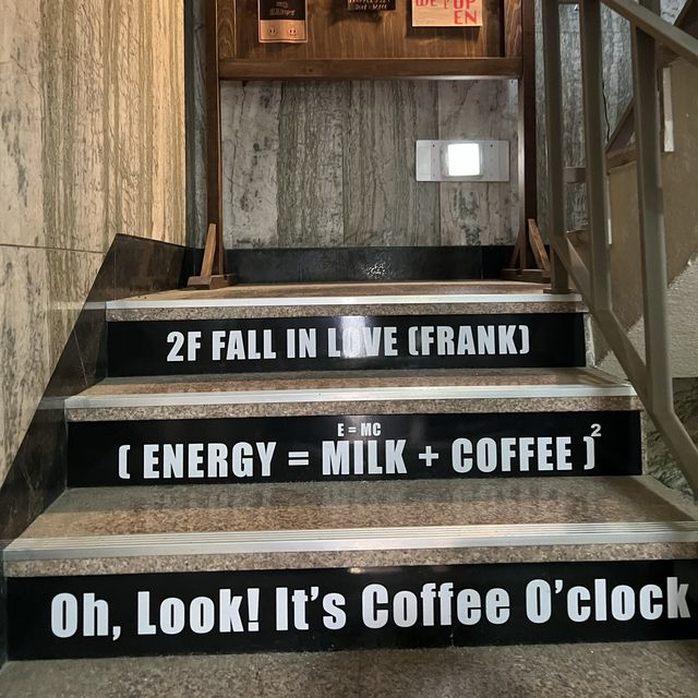 행궁동에서 브런치 먹었으면?! 커피도 마셔야죠? 여기 프랭크커핀바에서☕️