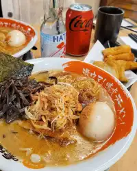 天氣咁凍就想食返碗熱辣辣拉麵