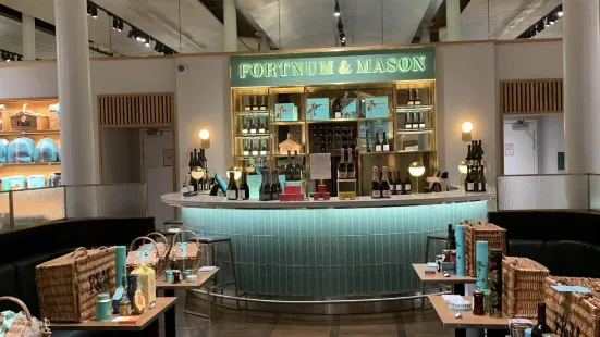 Fortnum and Mason(希斯羅機場第五航站樓店)