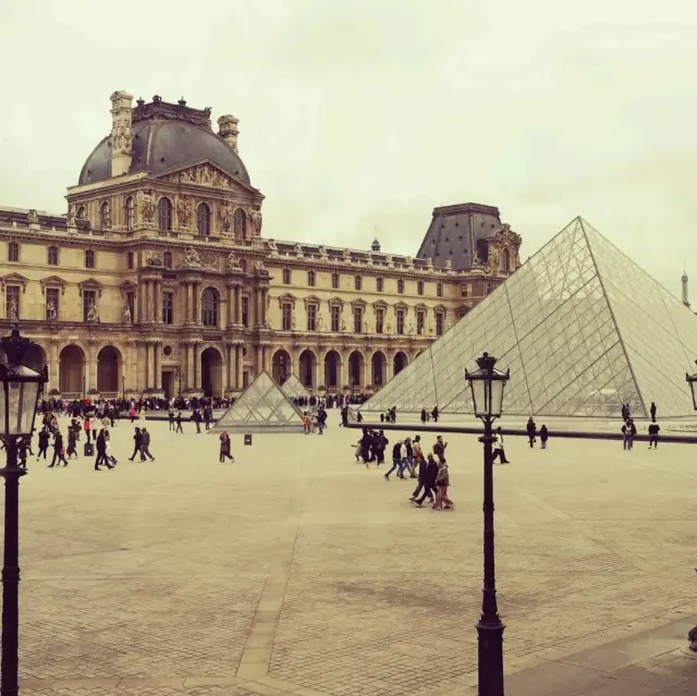來巴黎怎麼能不逛羅浮宮🇫🇷