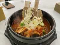 담백한 갈비탕이 얼큰하면 해장하기 딱 좋은 맛!