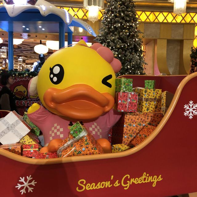 B Duck 打卡在澳門新濠影匯