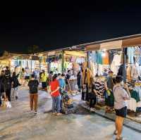 เดินเล่นตลาดวินเทจ”ตลาดนัดรถไฟศรีนครินทร์”