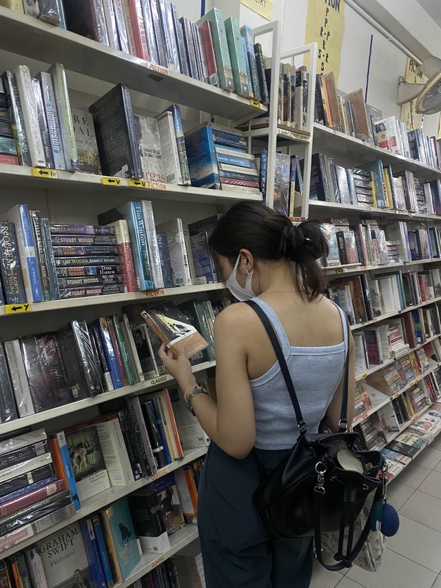 แนะนำ “ร้านหนังสือต่างชาติมือสอง” ที่ถนนข้าวสาร