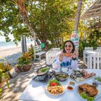 ครัวบ้านครู ร้านเด็ดหัวหิน บรรยากาศดีอยู่ริมทะเล