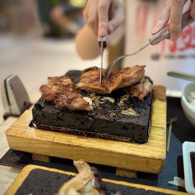 📍香港灣仔｜牛極 · 平民價鐵板燒香氣爆登🔥 仲有日式點餐機！